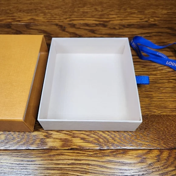 Louis Vuitton Orange Gift Box with Blue Ribbon - Picture 3 of 8